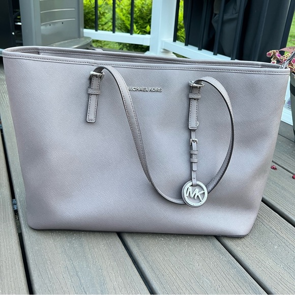 Michael Kors Purse - Picture 1 of 3